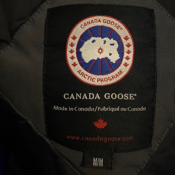 COPY - Canada Goose Parka - Picture 9 of 9